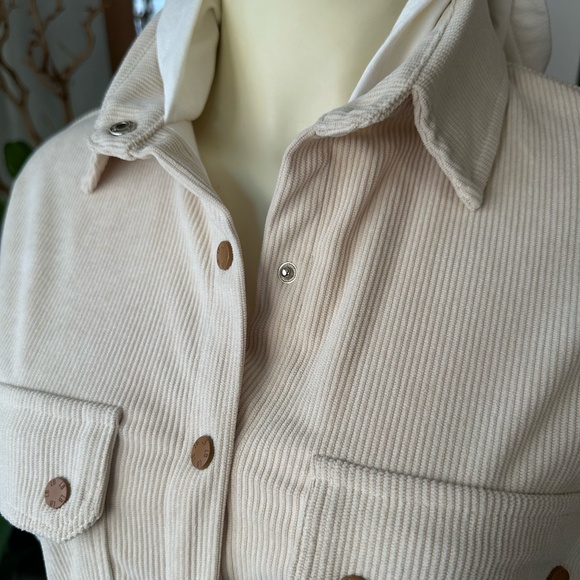 Soft Corduroy Shirt Jacket with Hood by LB Collection ~ Small - Picture 3 of 7